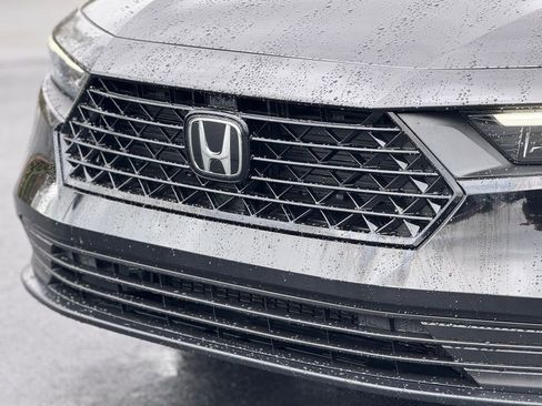 Used 2024 Honda Accord Sport image 11