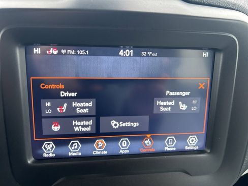 Used 2021 Jeep Renegade Latitude w/ Convenience Group image 30