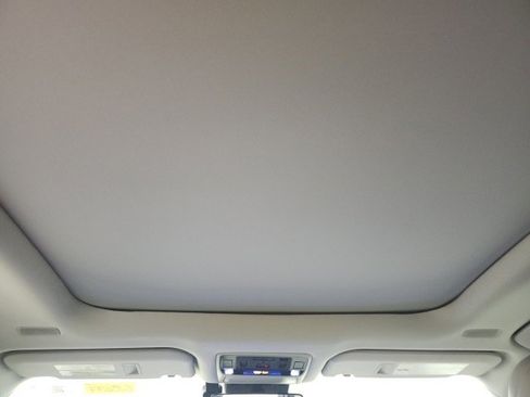 Certified 2024 Toyota Grand Highlander XLE image 18