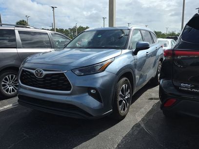 Used 2022 Toyota Highlander XLE