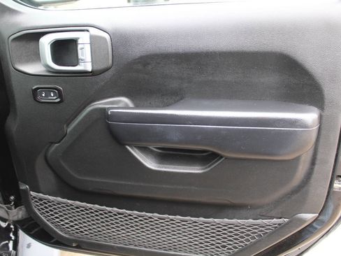 Used 2019 Jeep Wrangler Unlimited Sport S image 7