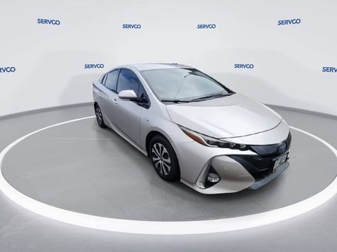 Used 2020 Toyota Prius Prime Limited image 2