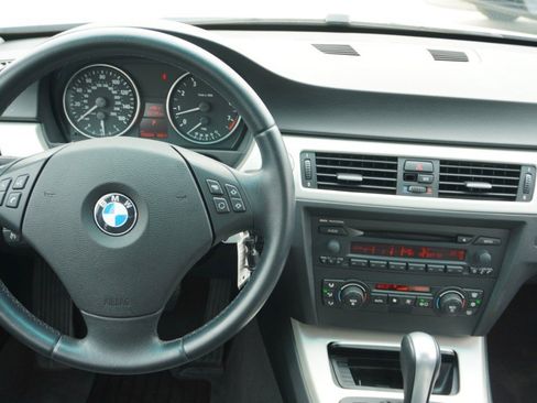 Used 2006 BMW 325i Sedan RWD image 23