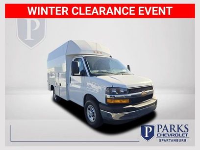 New 2025 Chevrolet Express 3500 Work Van w/ Power Convenience Package