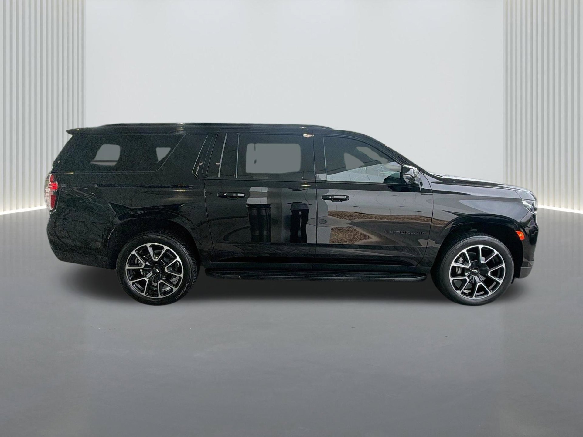 Used 2023 Chevrolet Suburban RST w/ Luxury Package RWD image 6