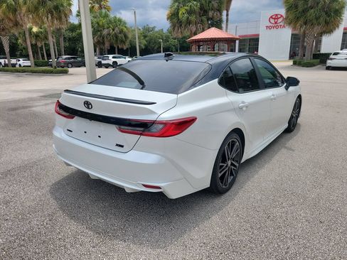 Used 2025 Toyota Camry XSE FWD image 3