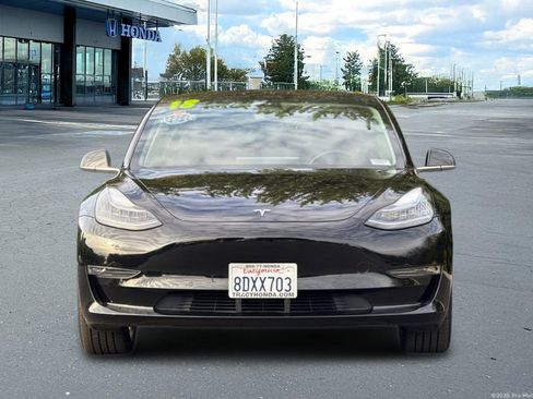 Used 2018 Tesla Model 3 Long Range image 14