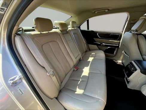 Used 2017 Lincoln Continental Select w/ Climate Package FWD image 25