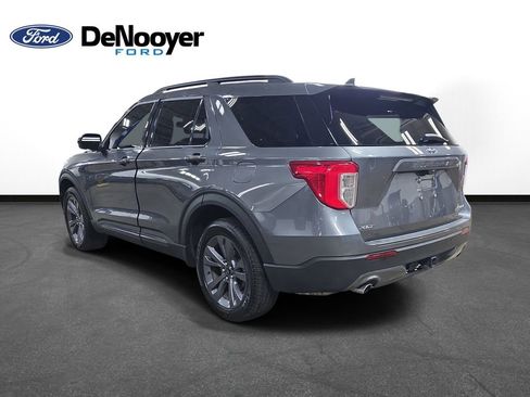 Used 2023 Ford Explorer XLT w/ Equipment Group 202A AWD/4WD image 9