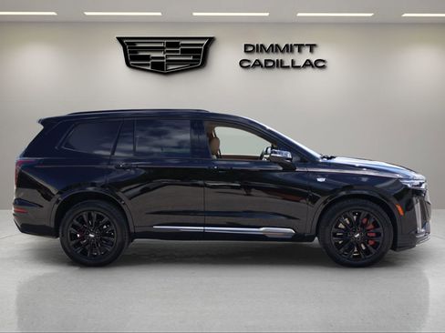 Used 2025 Cadillac XT6 Sport w/ Platinum Package AWD/4WD image 6