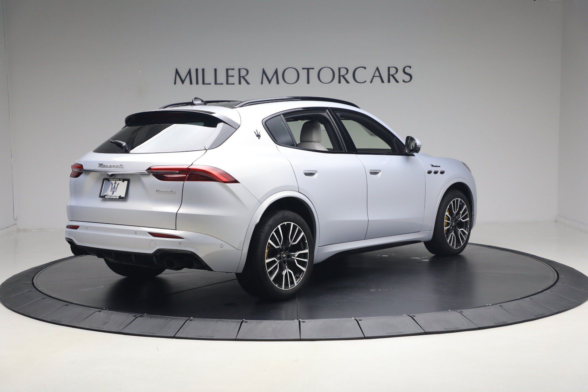 Certified 2023 Maserati Grecale Modena AWD/4WD image 7