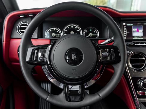 Used 2023 Rolls-Royce Cullinan image 30