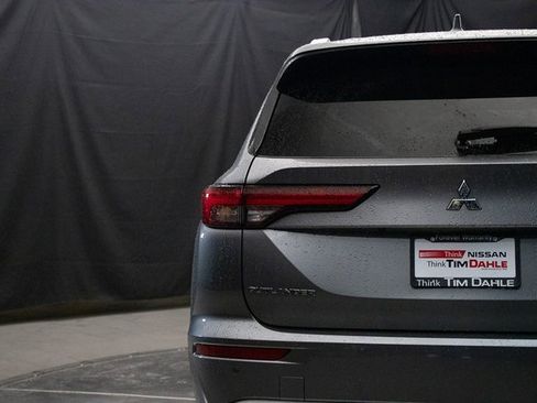 Used 2022 Mitsubishi Outlander SEL image 12