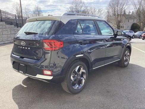 New 2026 Hyundai Venue SEL image 9