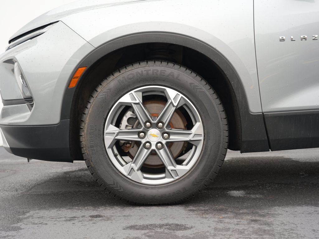 Certified 2024 Chevrolet Blazer LT AWD/4WD image 11