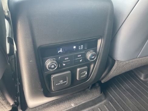 Used 2020 Buick Enclave Premium w/ Sun and Sites Package AWD/4WD image 23