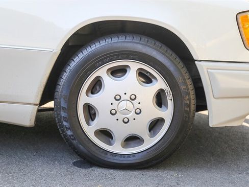 Used 1995 Mercedes-Benz E 320 Convertible image 43