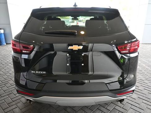Used 2024 Chevrolet Blazer LT w/ Convenience Package image 4