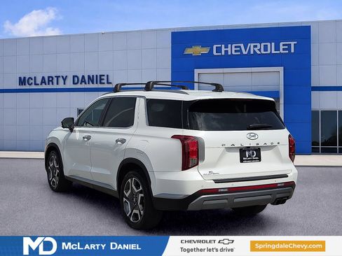 Used 2023 Hyundai Palisade SEL w/ Premium Package FWD image 4