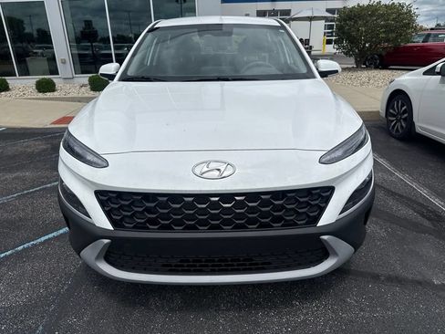 Used 2023 Hyundai Kona SE FWD image 2