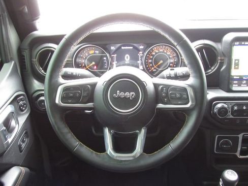 Used 2022 Jeep Wrangler Unlimited Sahara AWD/4WD image 23