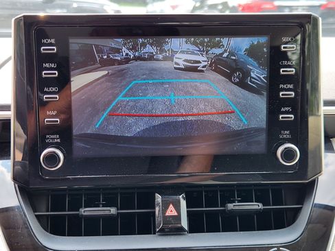 Used 2020 Toyota Corolla LE FWD image 13