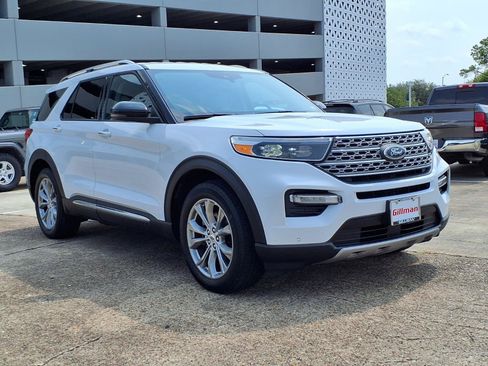 Used 2023 Ford Explorer Limited w/ Equipment Group 301A RWD image 2