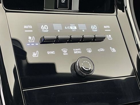 Certified 2025 Porsche Panamera 4 AWD/4WD image 29