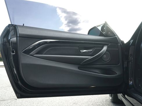 Used 2016 BMW M4 Coupe w/ Competition Package image 11