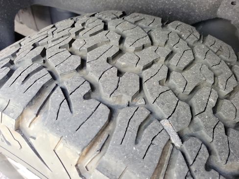 Used 2022 GMC Sierra 1500 AT4X image 9