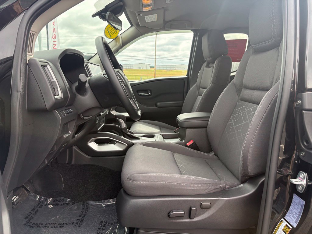 Used 2025 Nissan Frontier SV AWD/4WD image 15