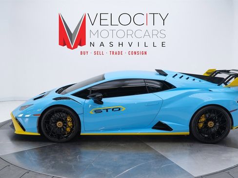 Used 2023 Lamborghini Huracan STO image 17