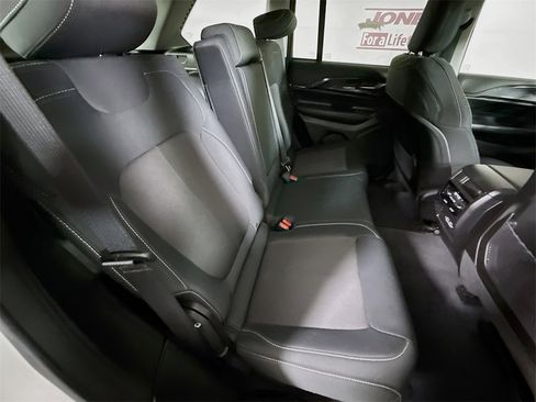 Used 2023 Jeep Grand Cherokee Laredo image 29