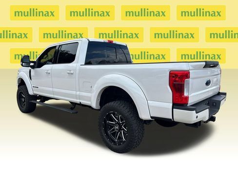 Used 2019 Ford F350 Lariat w/ Lariat Ultimate Package AWD/4WD image 3
