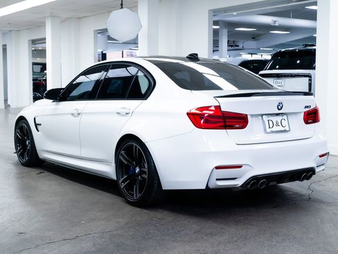 Used 2018 BMW M3 image 4