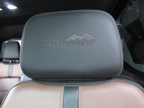 Used 2019 Chevrolet Silverado 1500 High Country w/ Technology Package AWD/4WD image 24