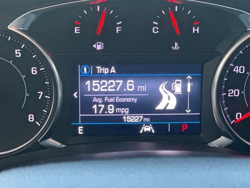 Used 2024 GMC Terrain SLE w/ Elevation Edition image 34