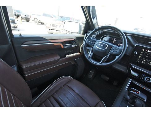 Used 2024 GMC Sierra 1500 Denali Ultimate AWD/4WD image 8