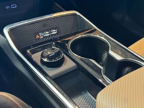 Certified 2025 Chevrolet Equinox ACTIV w/ Safety and Technology Package image 33