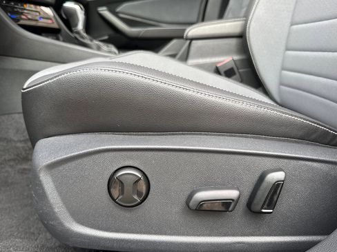 Used 2025 Volkswagen Jetta SE FWD image 14