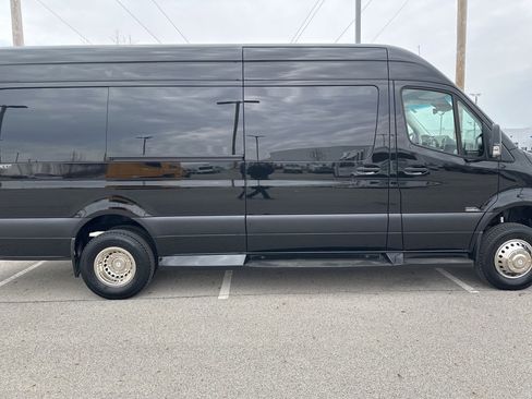Used 2023 Mercedes-Benz Sprinter 3500 image 27