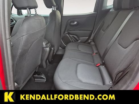Used 2023 Jeep Renegade Latitude AWD/4WD image 13