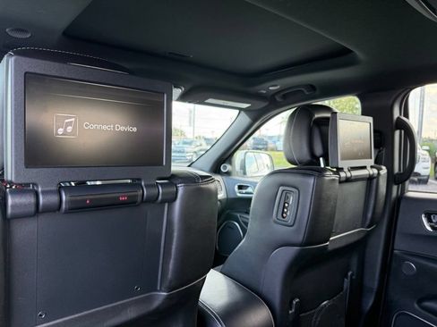 Used 2019 Dodge Durango SRT w/ Technology Group AWD/4WD image 17