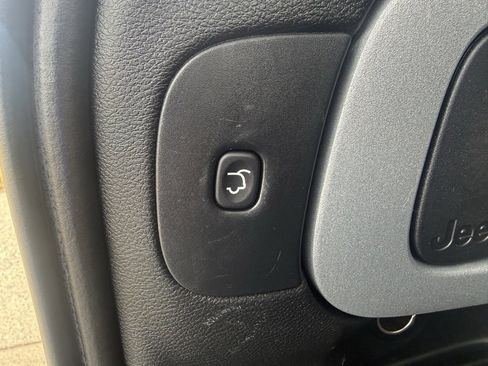 Used 2018 Jeep Cherokee Limited image 20