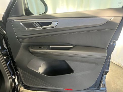 New 2026 Volkswagen Atlas Cross Sport SE image 11