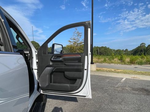 Used 2024 GMC Sierra 2500 Denali w/ Denali Reserve Package AWD/4WD image 57