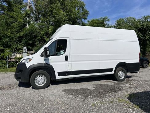 New 2024 RAM ProMaster 3500 w/ Delivery Van Package image 3