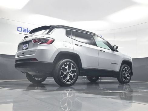 Used 2025 Jeep Compass Limited AWD/4WD image 42