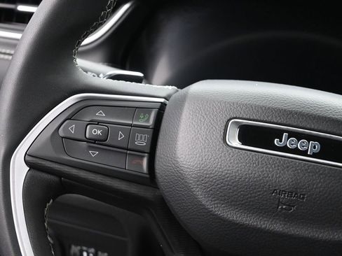 Used 2023 Jeep Grand Cherokee L Laredo AWD/4WD image 30