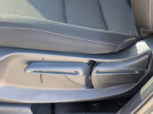 Used 2025 Honda CR-V LX image 16